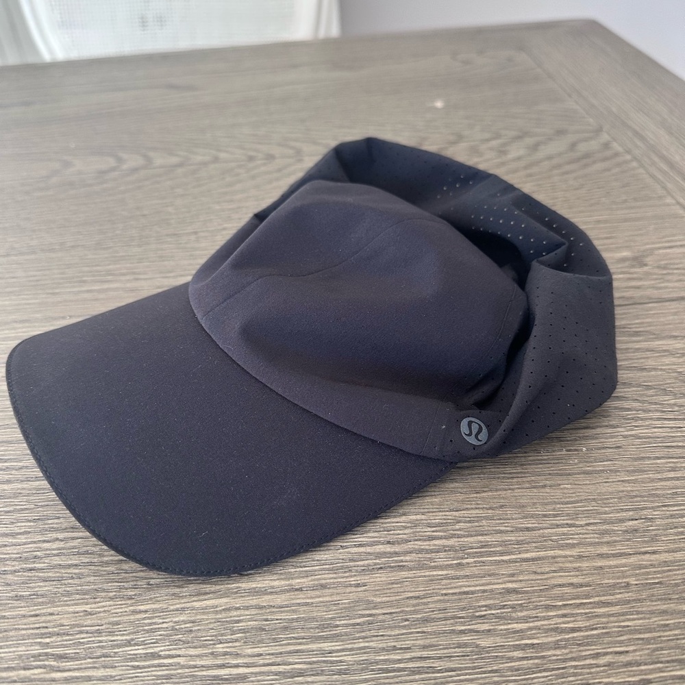 Lululemon Fast and Free Running Hat - never worn